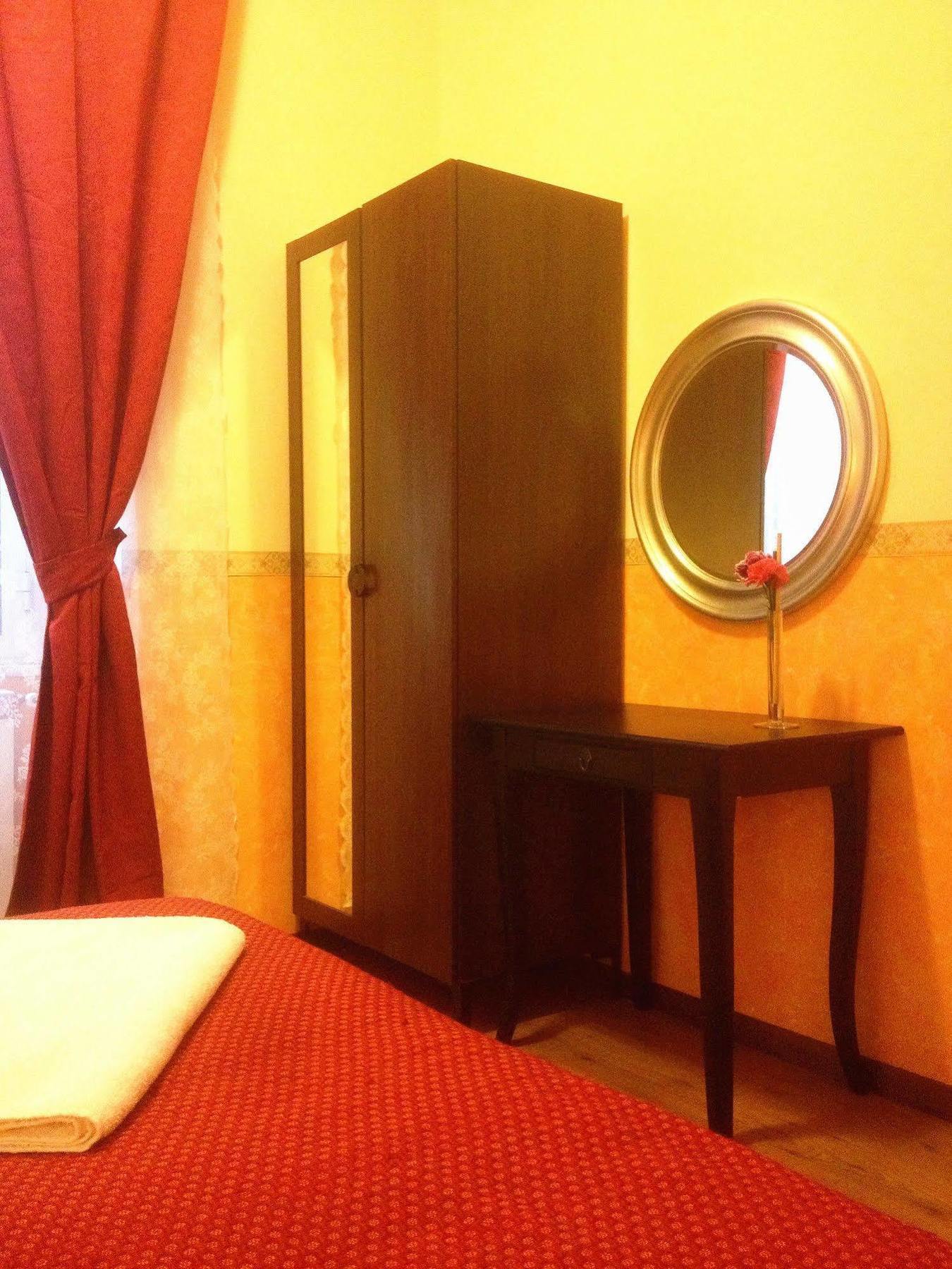 Bed and Breakfast Claudia House Roma Termini Экстерьер фото